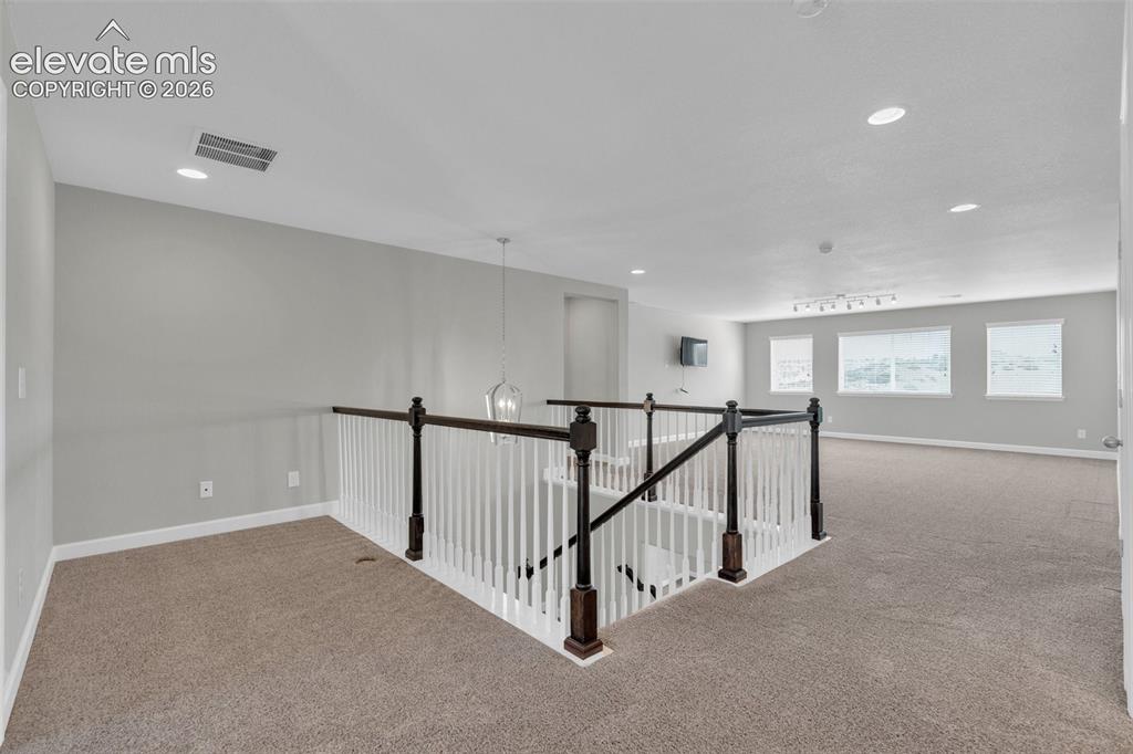 Image 43 of 49: Loft