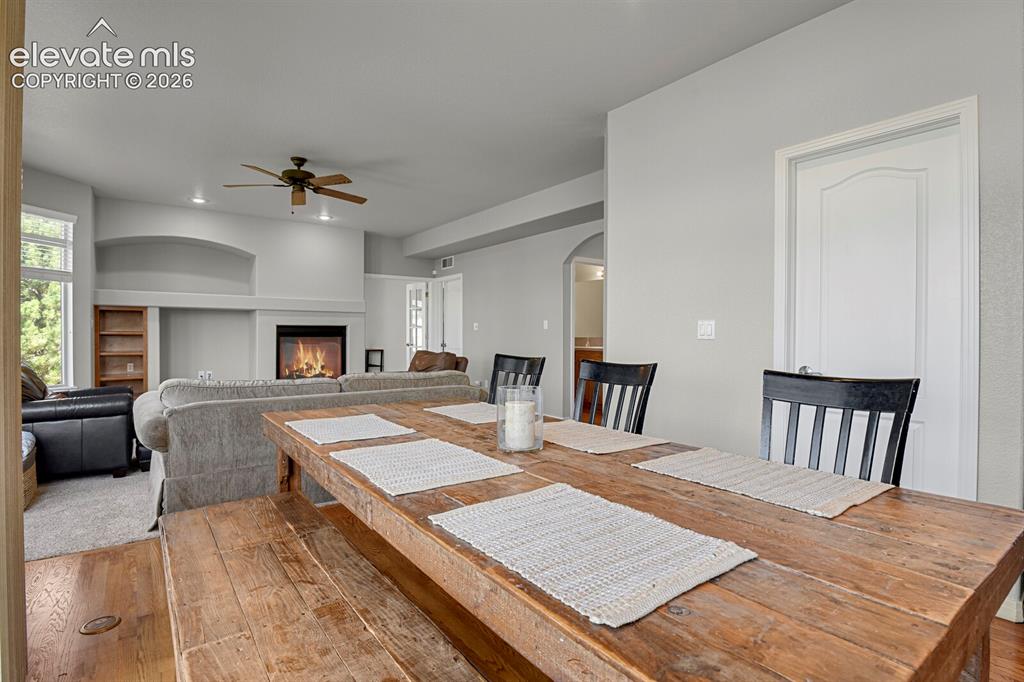 Image 5 of 47: Dining Area