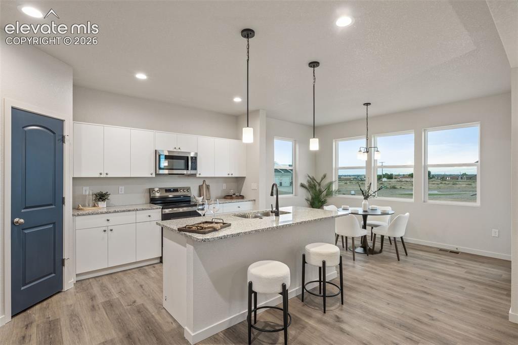 Image 14 of 38: Kitchen