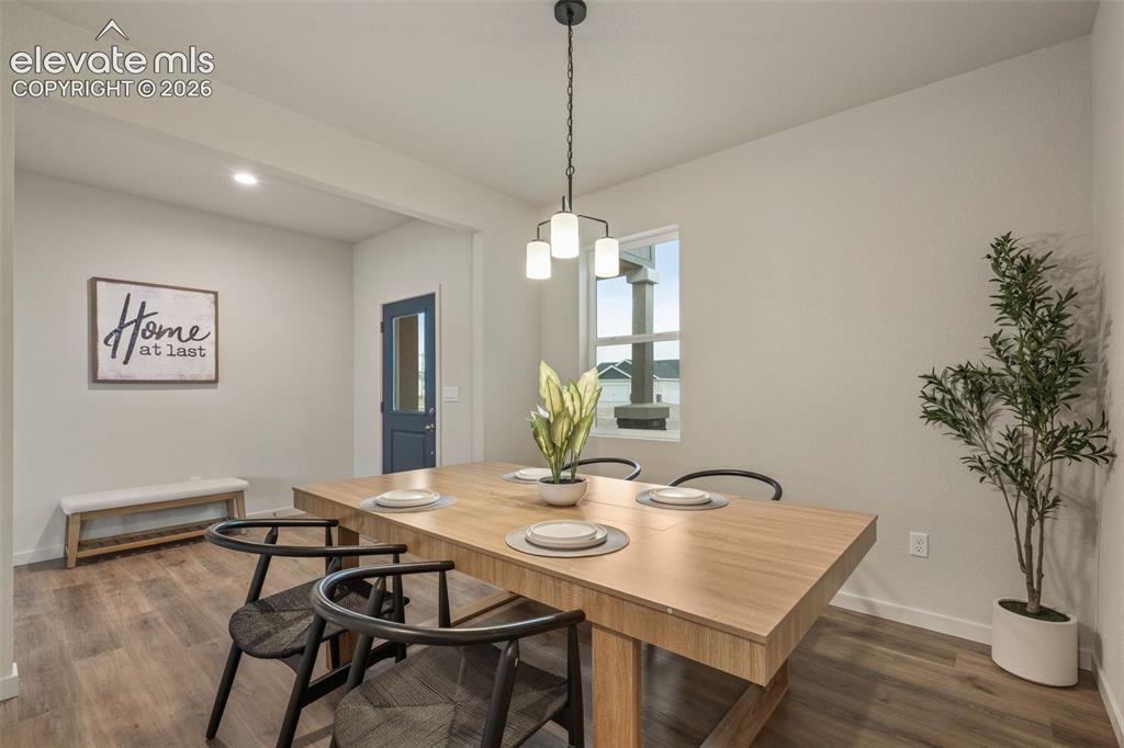 Image 7 of 38: Dining Area