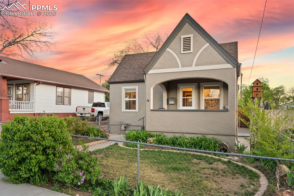 Image 3 of 40: Front of Structure