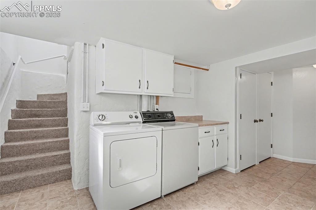 Image 33 of 40: Laundry