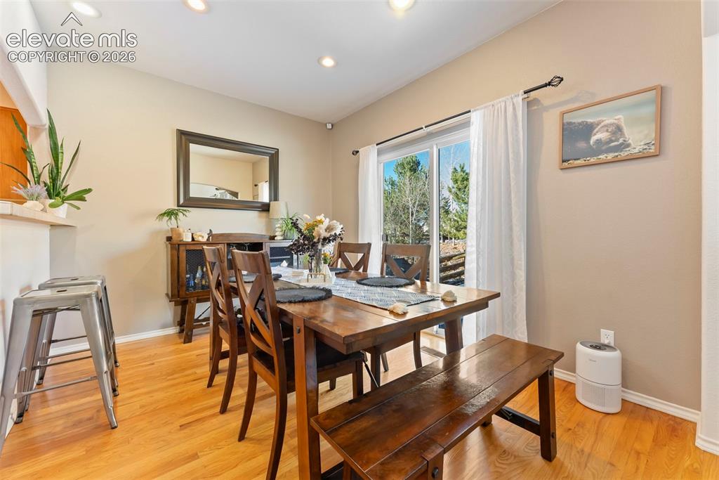 Image 11 of 36: Dining Area