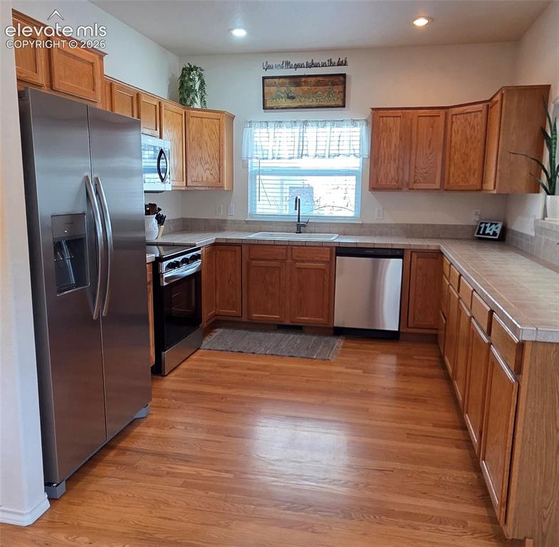 Image 9 of 36: Kitchen
