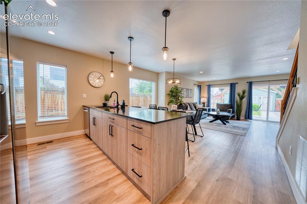 Image 11 of 38: Kitchen