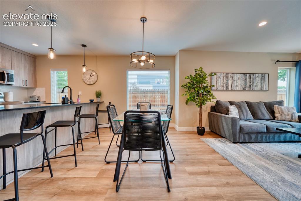 Image 7 of 38: Dining Area
