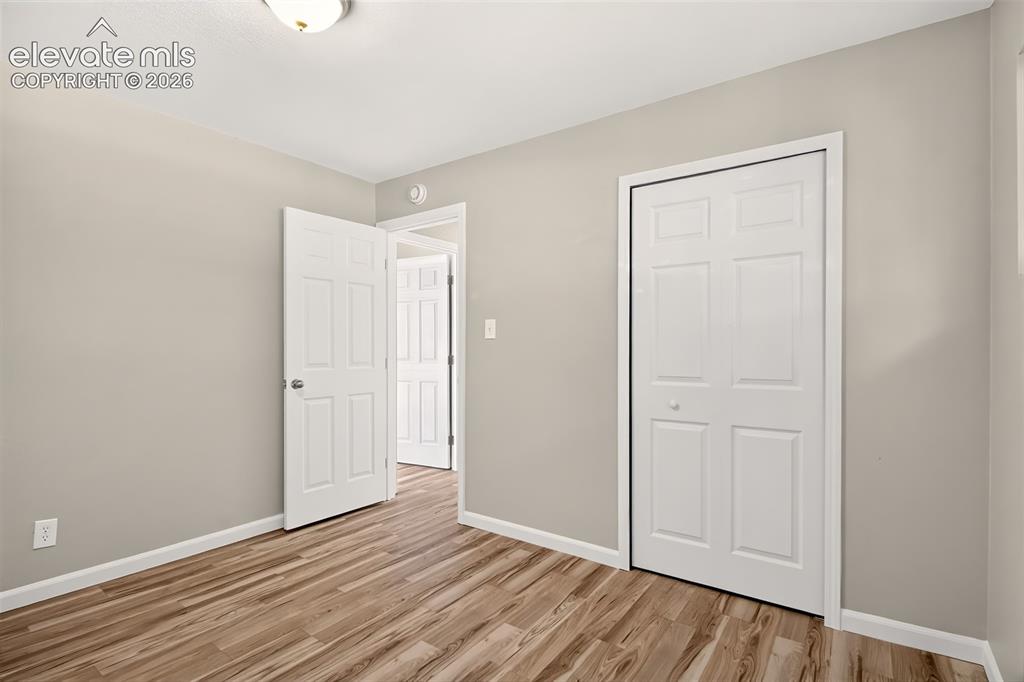 Image 17 of 28: Bedroom