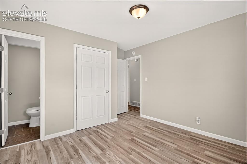 Image 7 of 28: Bedroom
