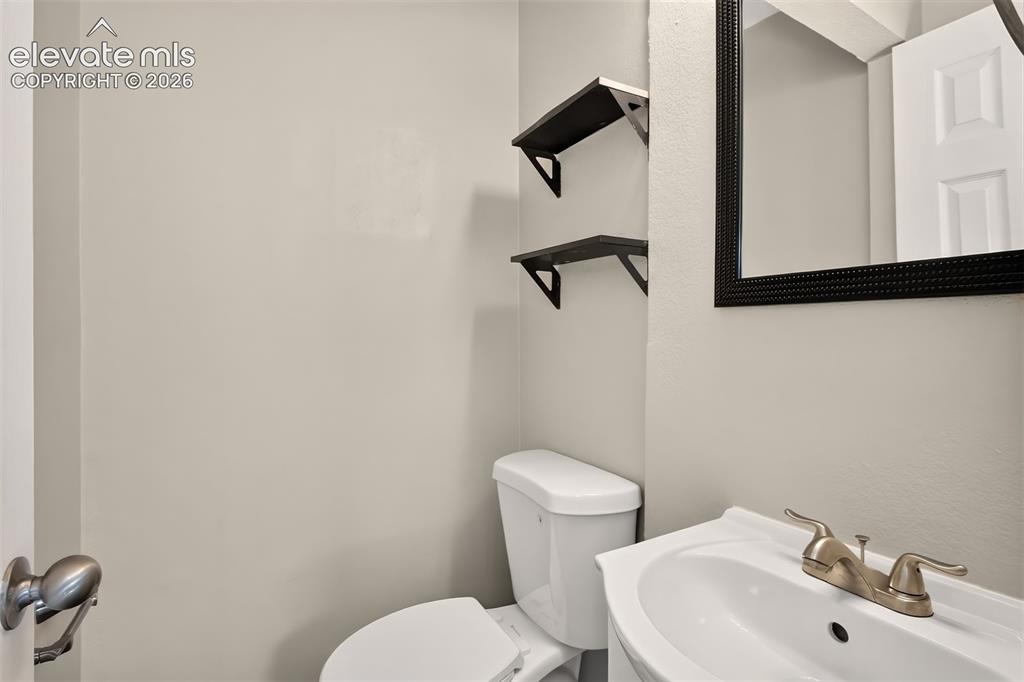 Image 8 of 28: Bathroom