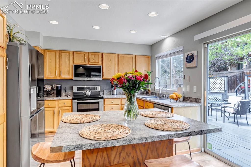 Image 12 of 50: Kitchen