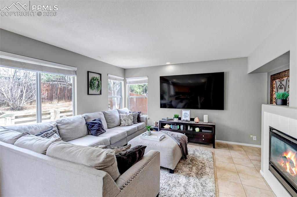 Image 16 of 50: Living Room