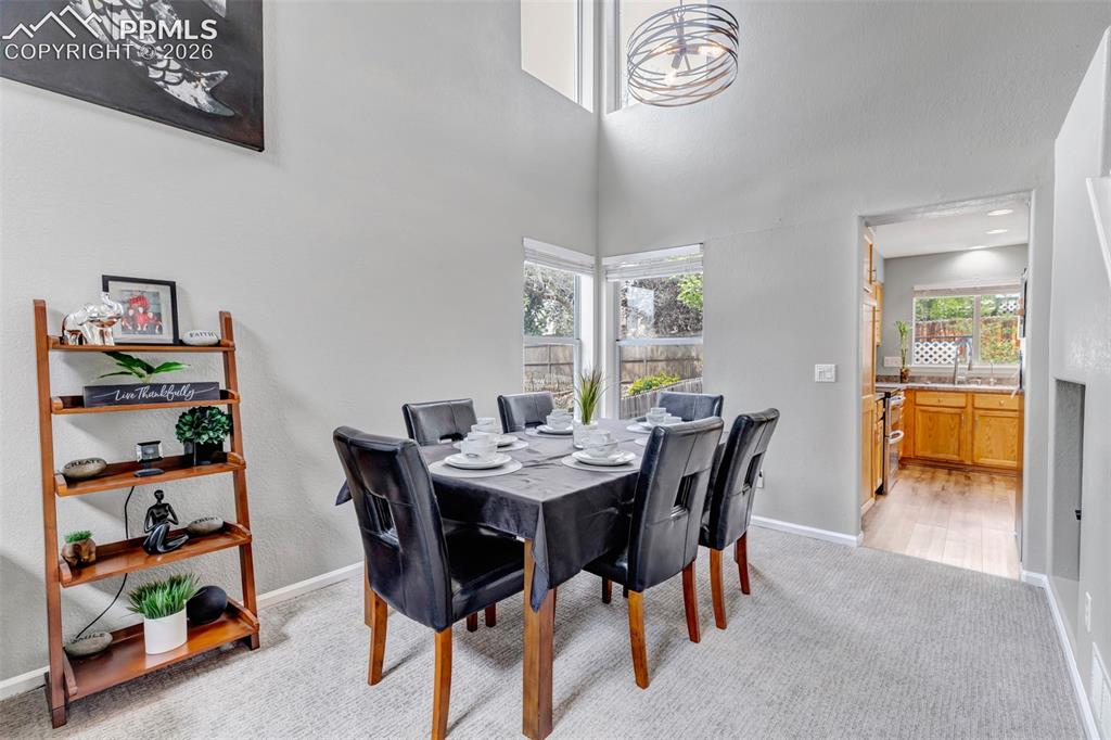 Image 9 of 50: Dining Area