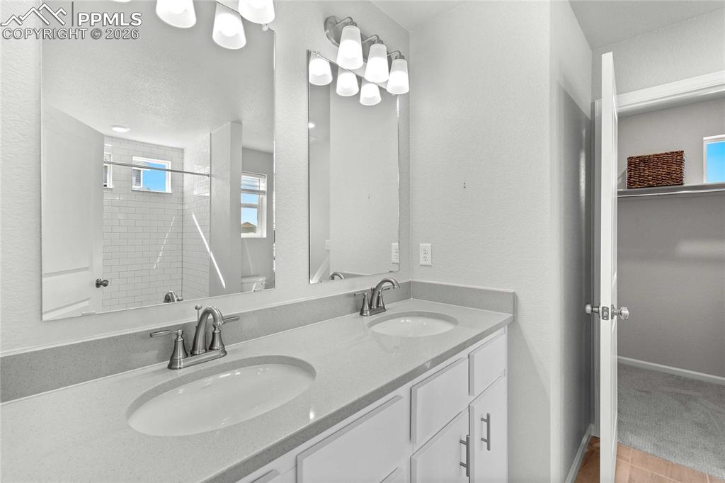 Image 13 of 22: Photos of a model home
