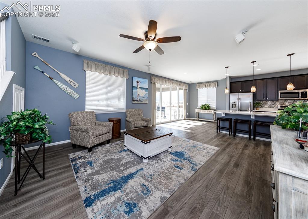 Image 17 of 48: Living Room