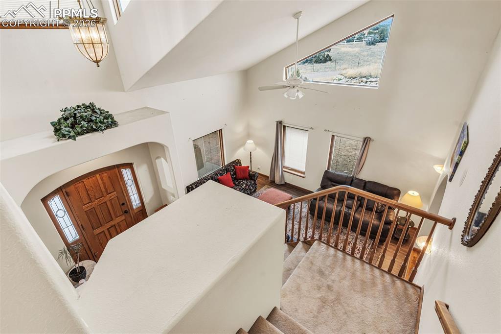 Image 19 of 50: Entry