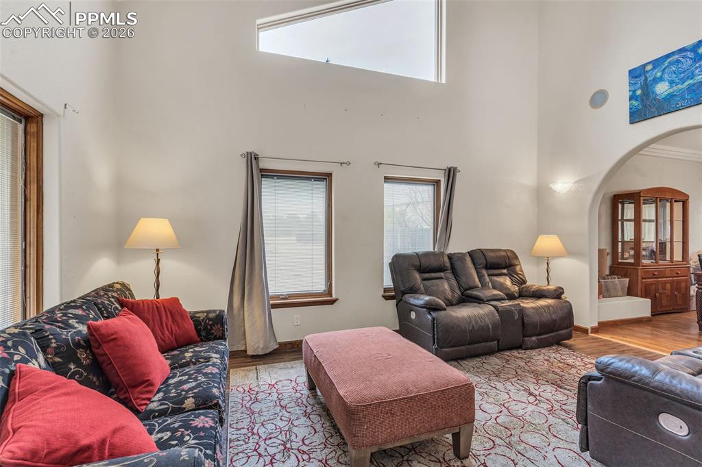 Image 3 of 50: Living Room