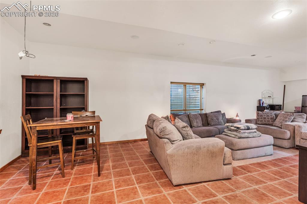 Image 32 of 50: Living Room