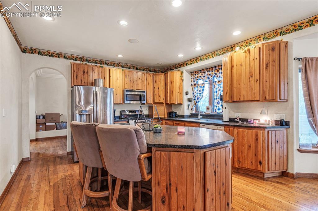 Image 9 of 50: Kitchen