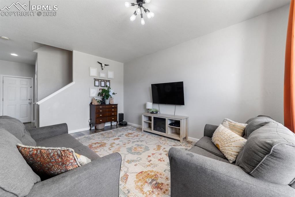 Image 23 of 31: Living Room