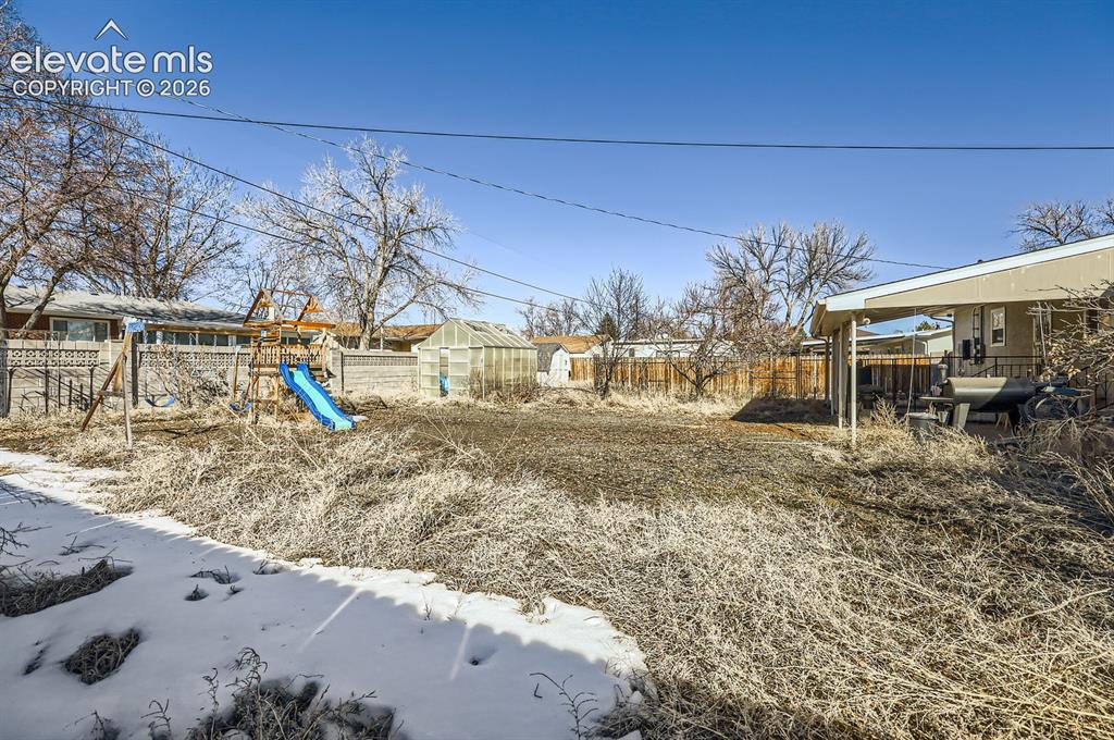 Image 14 of 14: Yard