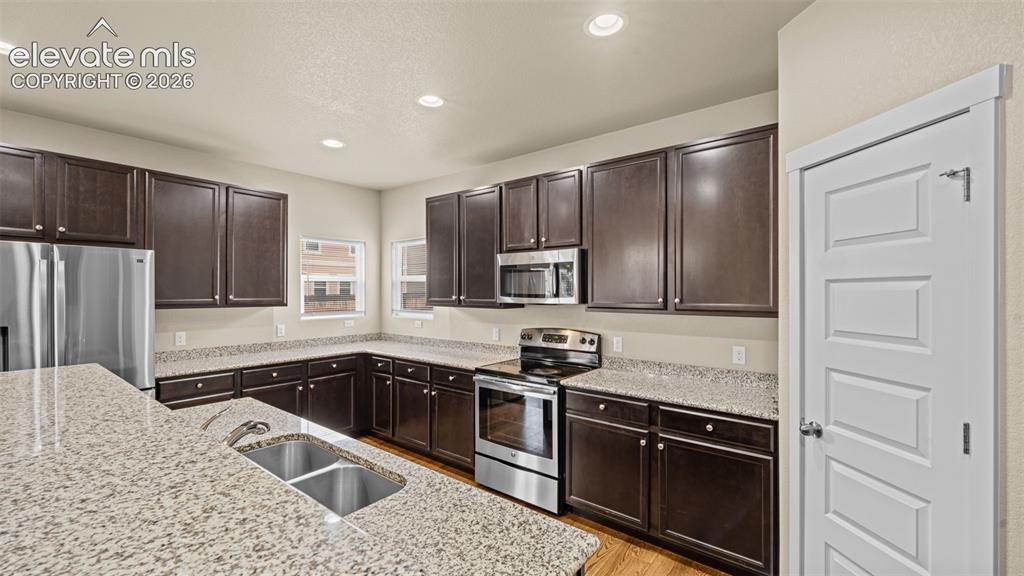 Image 14 of 35: Kitchen