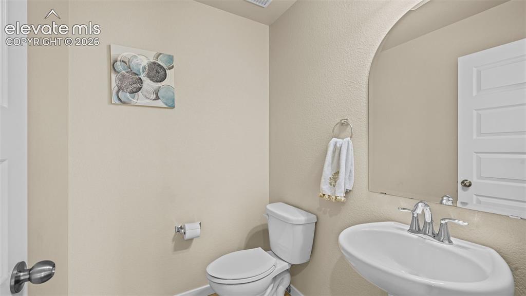 Image 17 of 35: Bathroom