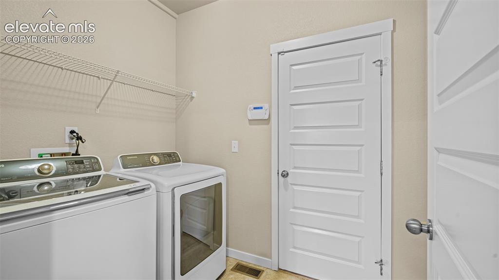 Image 18 of 35: Laundry