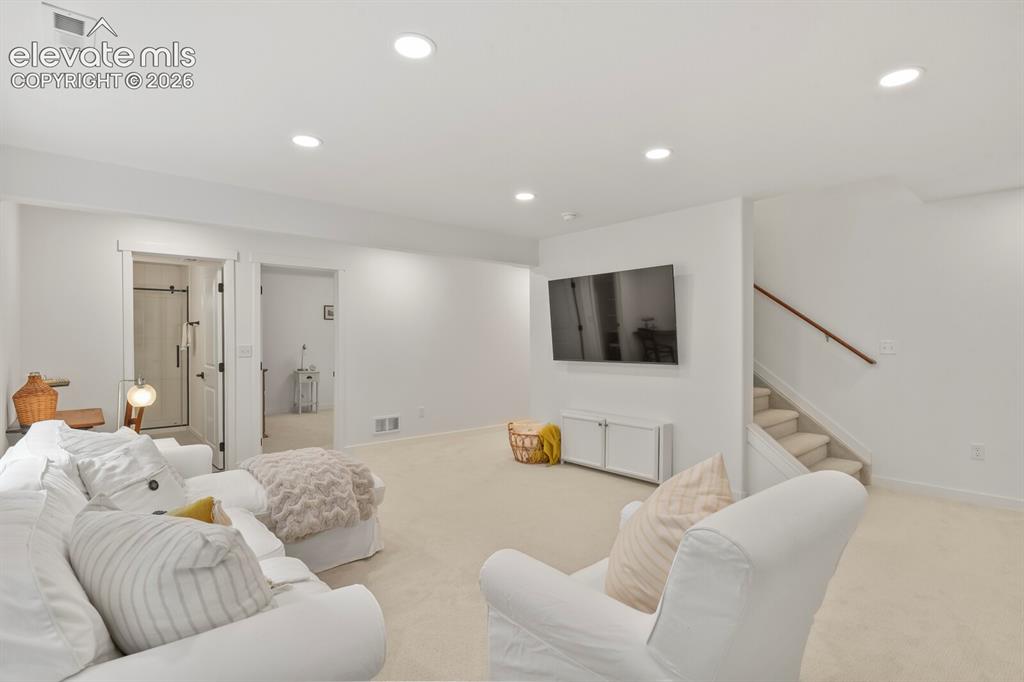 Image 40 of 50: Recreation Room