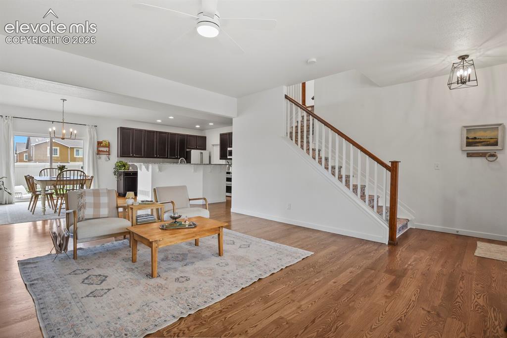Image 9 of 50: Living Room
