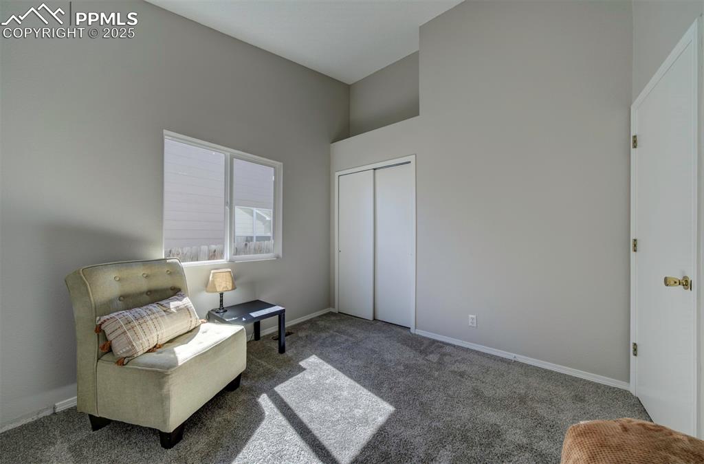 Image 12 of 25: Sitting Room