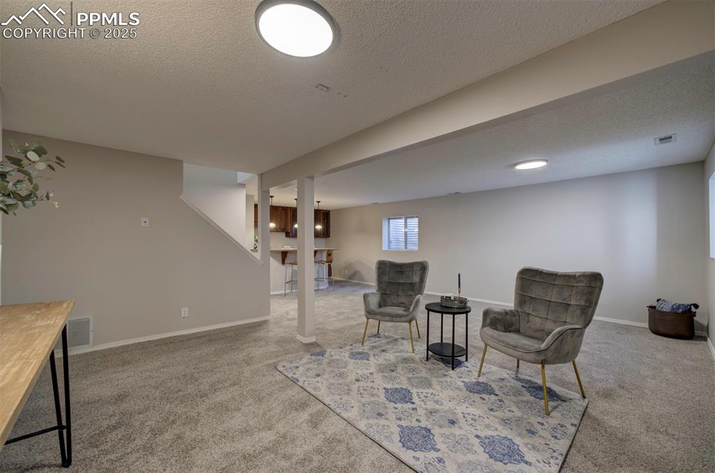 Image 16 of 25: Sitting Room