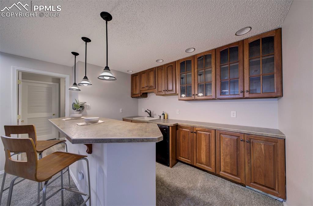 Image 18 of 25: Kitchen