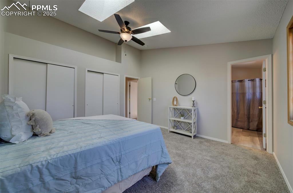 Image 9 of 25: Bedroom