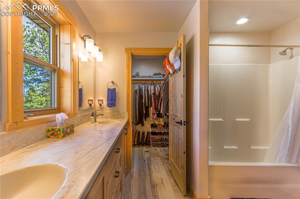 Image 20 of 35: Master Bathroom