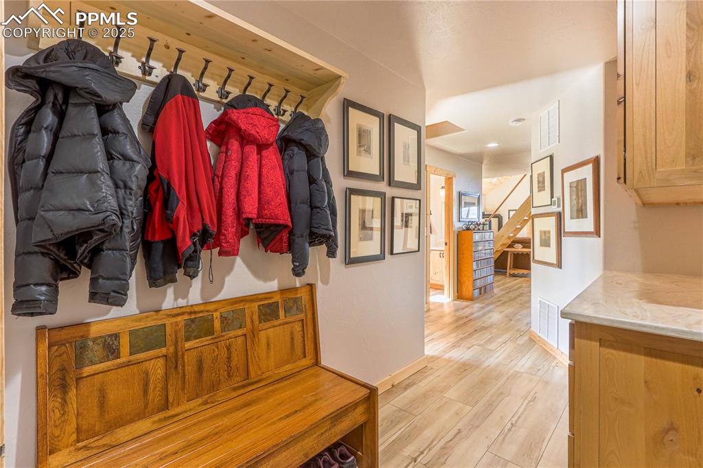 Image 25 of 35: Mud Room