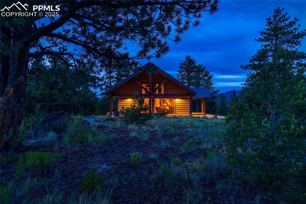 Image 28 of 35: Back of Structure