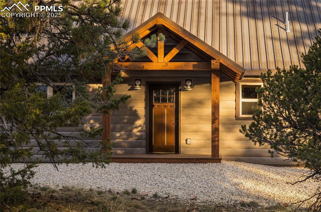 Image 3 of 35: Entry