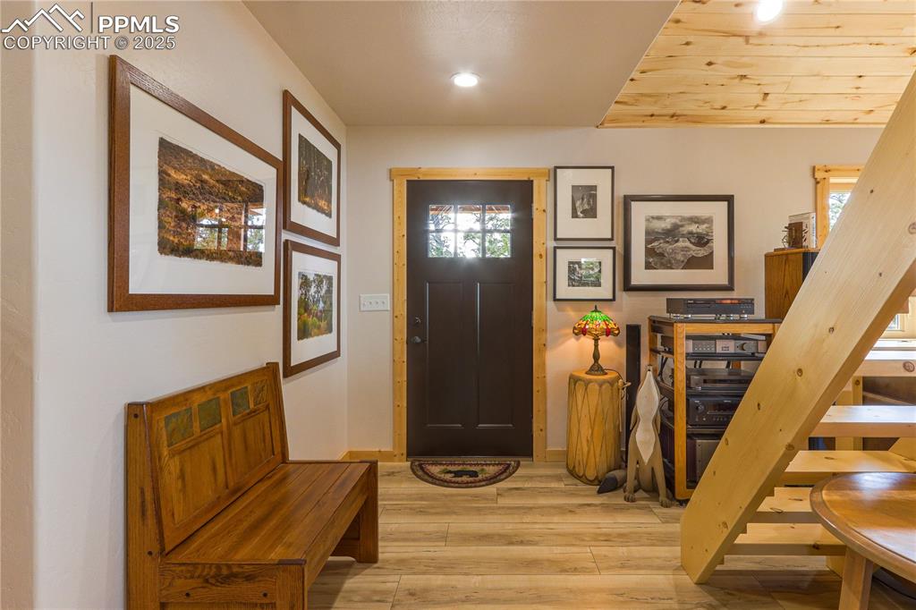 Image 5 of 35: Entry