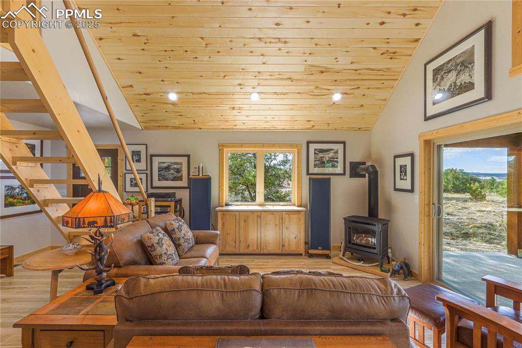 Image 7 of 35: Living Room