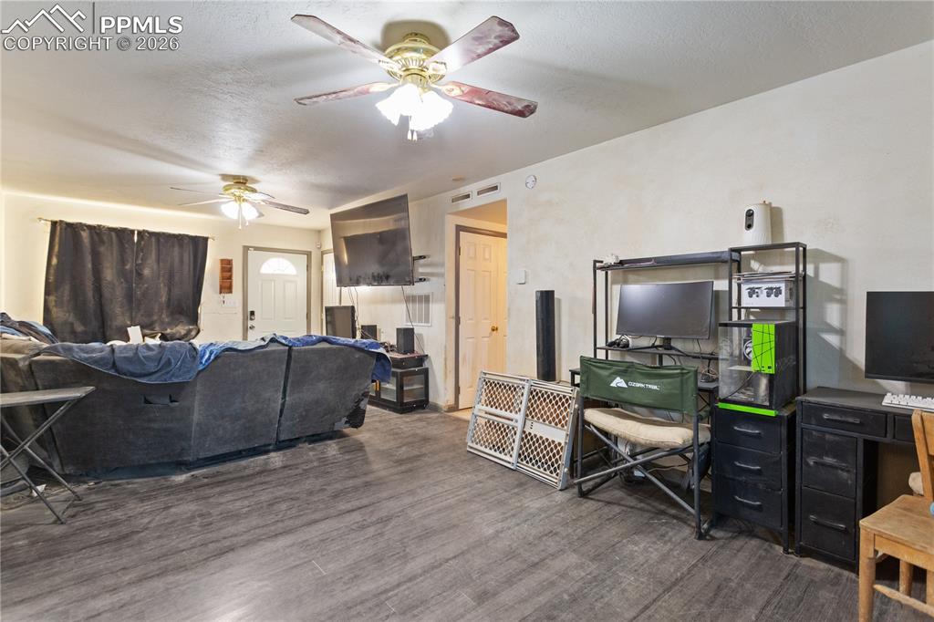 Image 12 of 16: Living Room