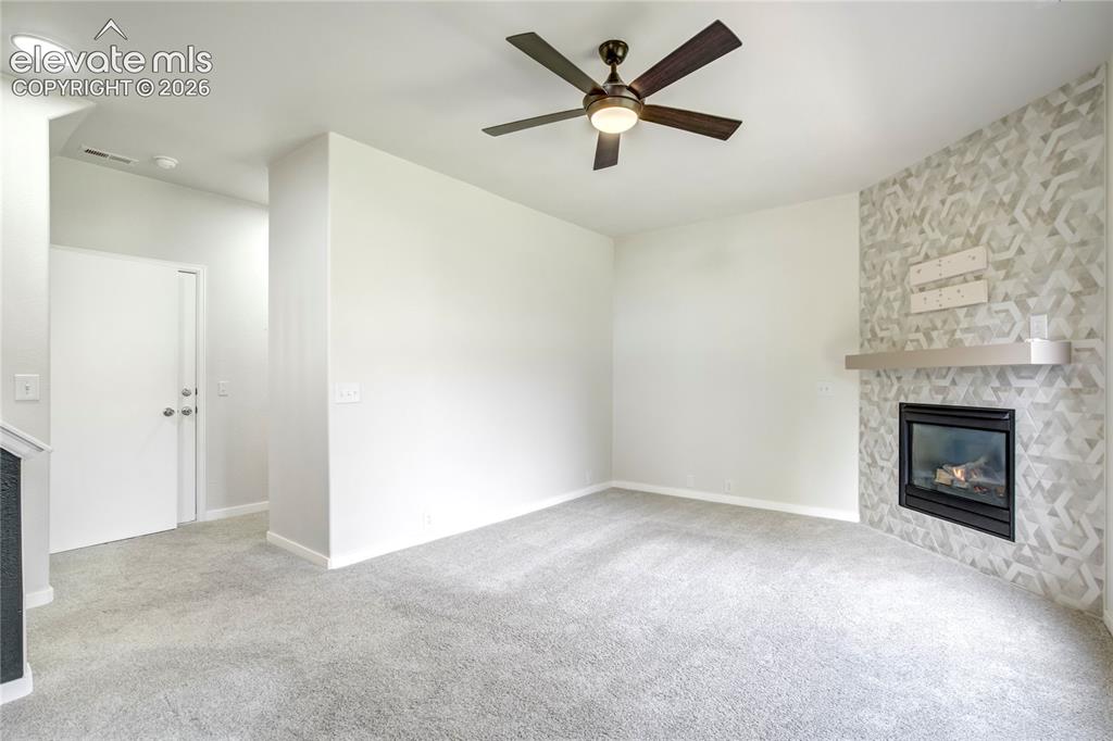 Image 42 of 49: Living Room