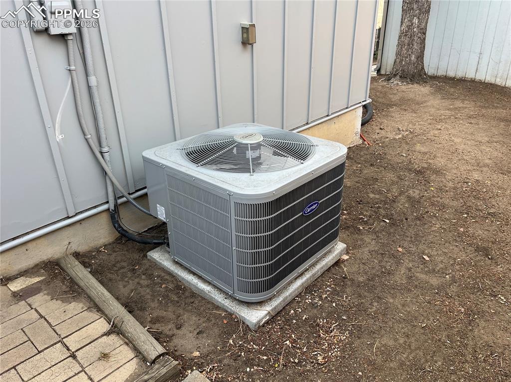 Image 19 of 26: Central Air