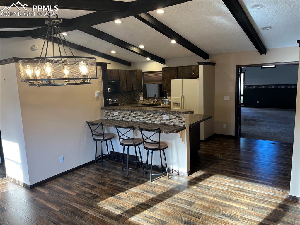 Image 4 of 26: Kitchen