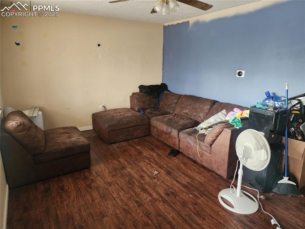 Image 3 of 13: Living Room