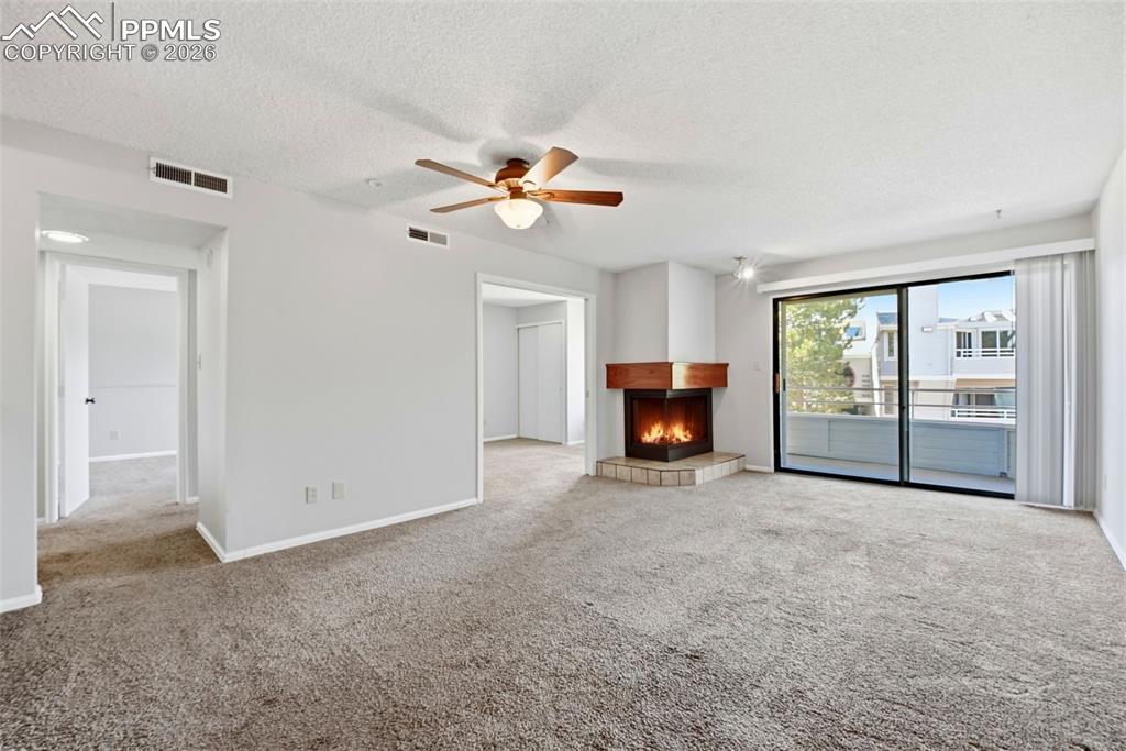 Image 4 of 24: Living Room