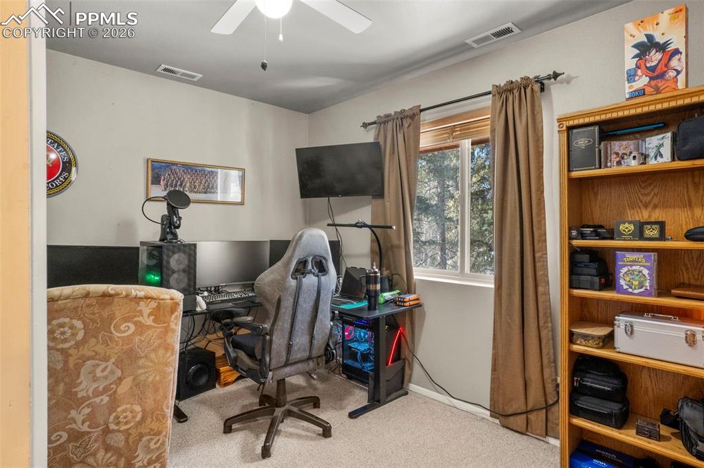 Image 15 of 38: Bedroom