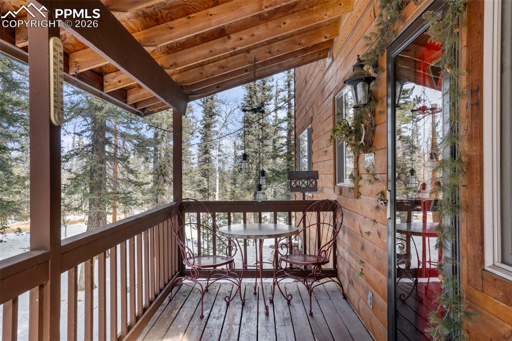 Image 23 of 38: Deck