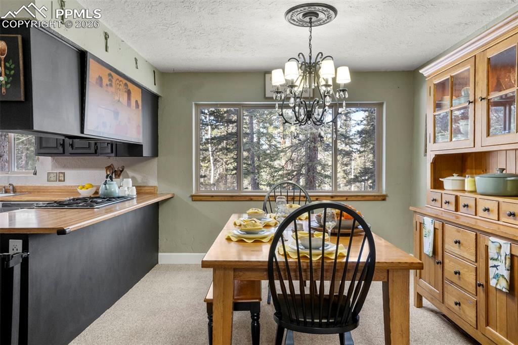 Image 9 of 38: Dining Area