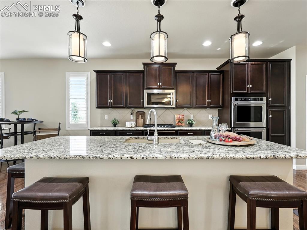 Image 11 of 50: Kitchen