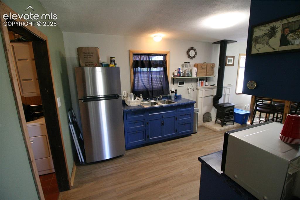 Image 12 of 48: Kitchen